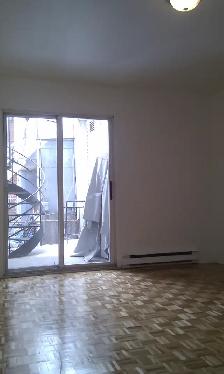 4 1/2 A louer a Montréal sur la rue Jacques-Hertel - Photo 6