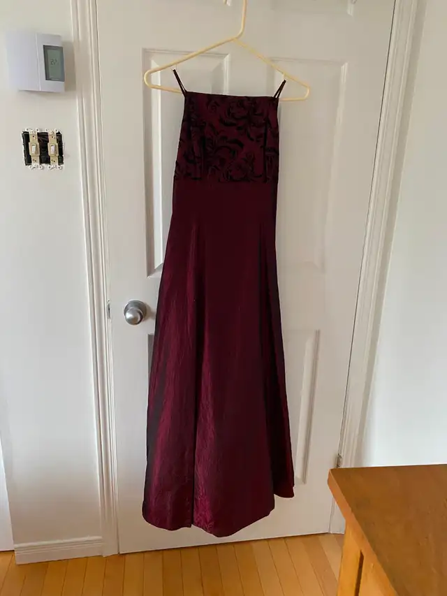 Très belle robe de soirée / bal