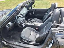 Mazda MX-5 Retractable Hardtop - Photo 2