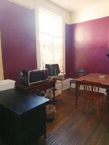 Male 50  Only, Quiet All INCLUSIVE - 1 x room Downtown Kingston - Photo 2