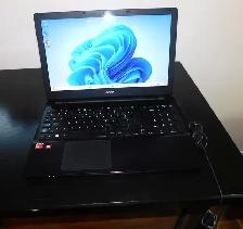 Acer Aspire E5-521 15.6' AMD Quad CORE A4 240GB 6GB WIN 11