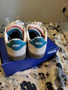 New Etnies Skateboarding Shoes 60$ 10.5 Mens - Photo 6
