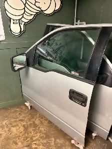 Ford f-150 XIt Driver/Passenger doors 2004-06 Silver$50each - Photo 3