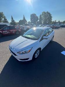 2017 Ford Focus SE - Photo 2