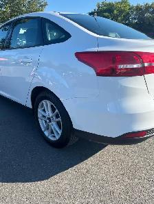 2017 Ford Focus SE - Photo 3