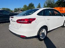 2017 Ford Focus SE - Photo 4