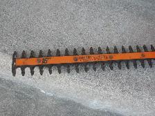Black and Decker 16 Inch Corded Hedge Trimmer - Photo 3