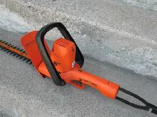 Black and Decker 16 Inch Corded Hedge Trimmer - Photo 7