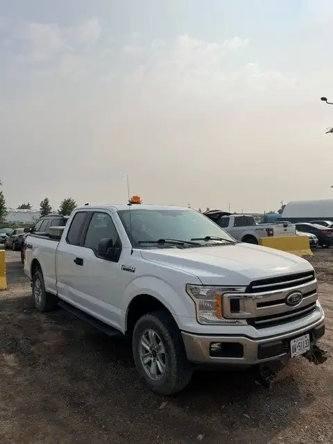 2018 FORD F150 4X4 W/PLOW FOR SALE ($5,000 ENGINE IS NO GOOD)