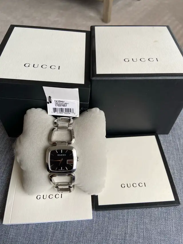 Ladies GUCCI Swiss Quartz Watch YA125407. $300