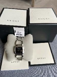 Ladies GUCCI Swiss Quartz Watch YA125407. $300