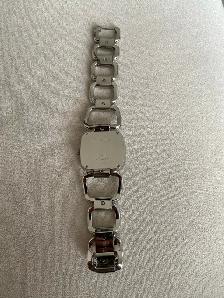 Ladies GUCCI Swiss Quartz Watch YA125407. $300 - Photo 3