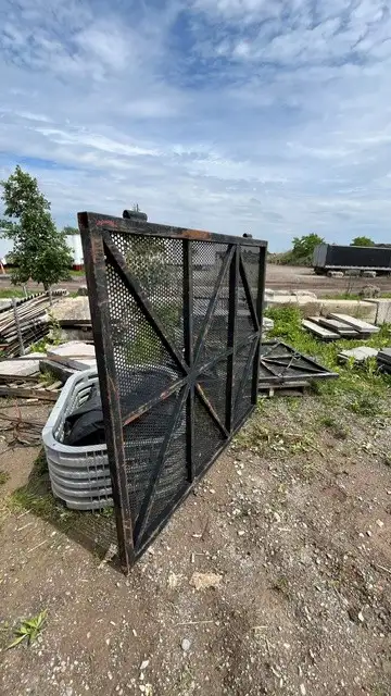METAL WIRE MESH GATE FOR SALE (72' X 61.5')