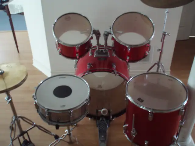 PEARL ( MAXWIN ) DRUM SET