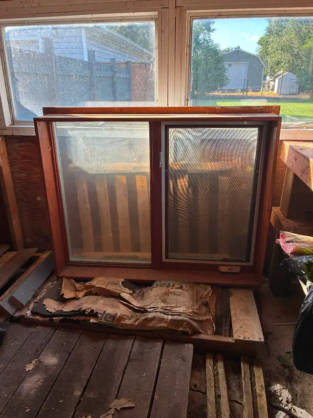 Free wood framed window