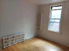 3 Bedroom Sandy Hill Apartment for Rent (508 Besserer St) - Photo 7