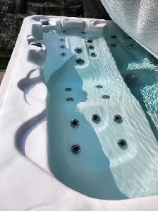 hot tub for sale - Photo 3