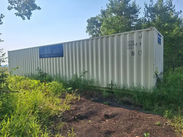 40' Shipping Container