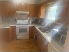 3 Bedroom, 1 Bath. Upper Unit of Duplex. $2500 all inclusive - Photo 2