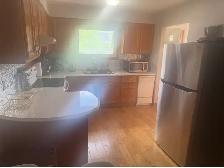 3 Bedroom, 1 Bath. Upper Unit of Duplex. $2500 all inclusive - Photo 3