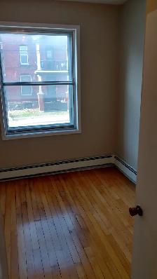 1 Bedroom Plus Den Glebe Apartment for Rent (585 O'Connor St) - Photo 2