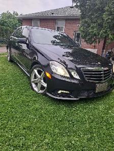 2010 Mercedes-Benz E350 4MATIC AWD – Black – $11,500