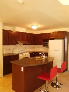 Centrepointe - 2 Bdrm Den (Opt 3rd Bdrm) Condo - Photo 2