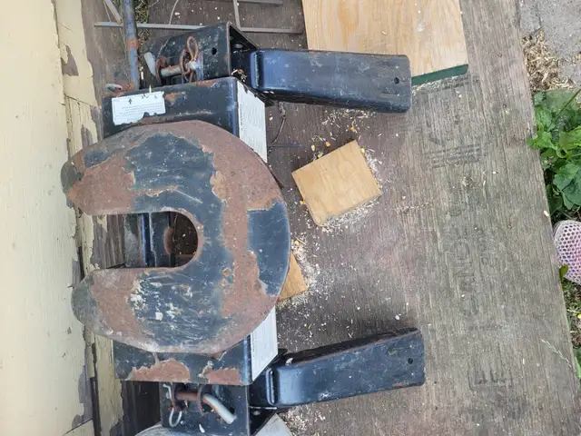 5th Wheel Trailer Hitch