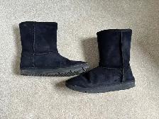 Black ‘Ugg’ style mid boots - Photo 3