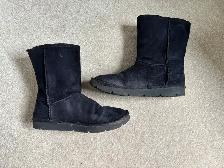 Black ‘Ugg’ style mid boots - Photo 4