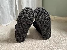 Black ‘Ugg’ style mid boots - Photo 6