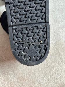 Black ‘Ugg’ style mid boots - Photo 8