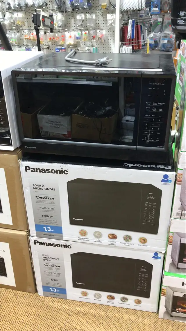 PANASONIC 1.3 CUFT MICROWAVE OVEN BLACK COLOR