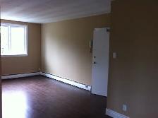 = Large 1 bedroom apt with parking. Close to Subway =
