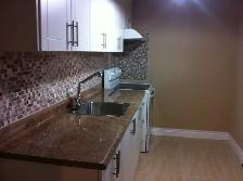 = Large 1 bedroom apt with parking. Close to Subway = - Photo 5
