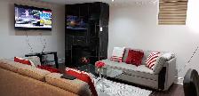 Fully Furnished 2-Bedroom Basement Suite – Private Bathrooms - Photo 2
