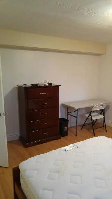 Spacious Furnished Room - Near Sheppard W. Subway in North York. - Photo 3