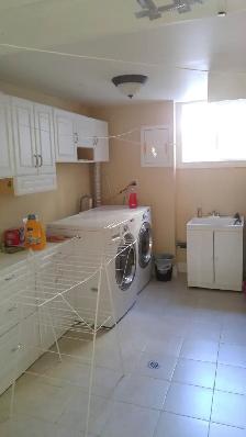 Spacious Furnished Room - Near Sheppard W. Subway in North York. - Photo 5