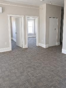Top-Floor 2-Bedroom Apartment with Coastal Views – Inverness - Photo 3