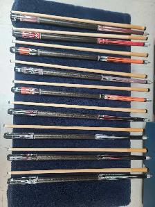 Quality Maple pool cues & case - Photo 3
