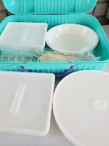 ENSEMBLE PIQUE-NIQUE POUR 4 PERSONNES COMME UN NEUF!