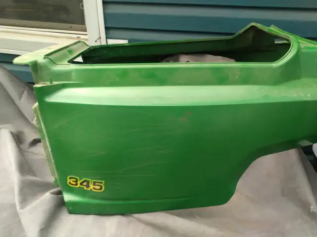 John Deere 345 garden tractor STRIPED FOR PARTS!