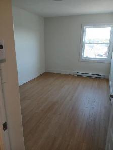 Available Spacious 2 Bedroom August 15 - Photo 4
