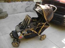FOLDING STROLLER FOR TWO