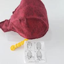 1 CHAPEAU NEUF BÉBÉ GARCON INSTRUCTIONS DANS BOITE CADEAU: $5.00