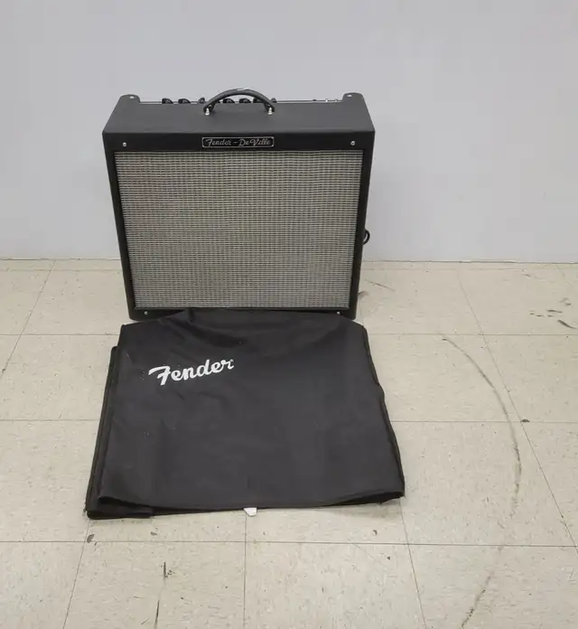 (B1522) Fender Deville212 Guitar Amp