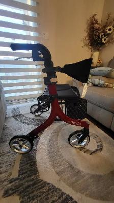 Walker  /  Rollator  /  Stella