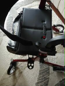 Walker  /  Rollator  /  Stella - Photo 4
