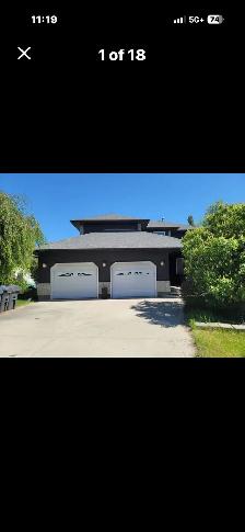 Sylvan lake pet friendly 5 bedroom