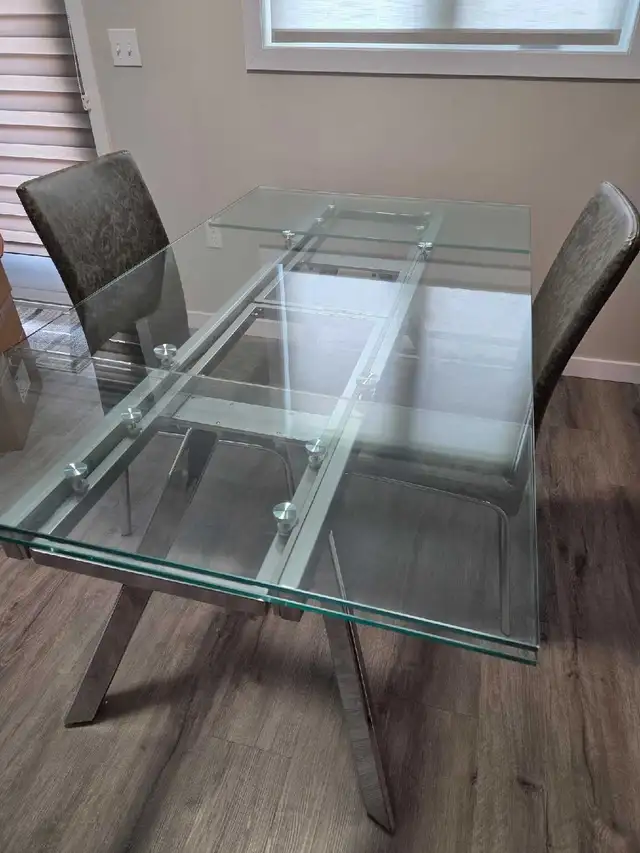 Glass Table with 6 Chairs